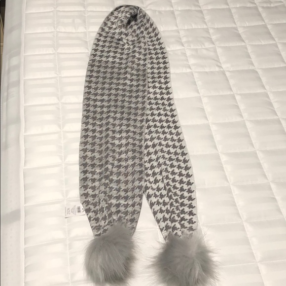 Reversible Pattern Scarf - Picture 2 of 4